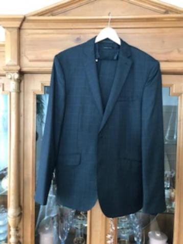 Heren kostum beschikbaar voor biedingen