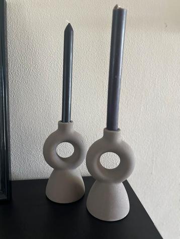 2 kandelaars *zo goed als nieuw*
