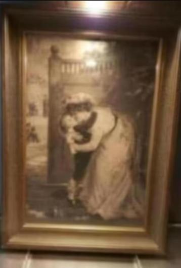 Grote Engelse steendruk van vrouw met kind is gesigneerd beschikbaar voor biedingen