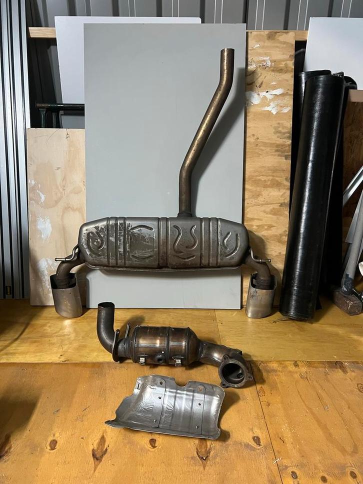 Mercedes A180 Einddemper en/of Katalysator (Origineel) 100k, Auto-onderdelen, Uitlaatsystemen, Mercedes-Benz, Gebruikt, Ophalen of Verzenden