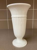 Wedgwood Edme vaas 22 cm, Huis en Inrichting, Woonaccessoires | Vazen, Overige kleuren, Aardewerk of Porselein, Ophalen of Verzenden