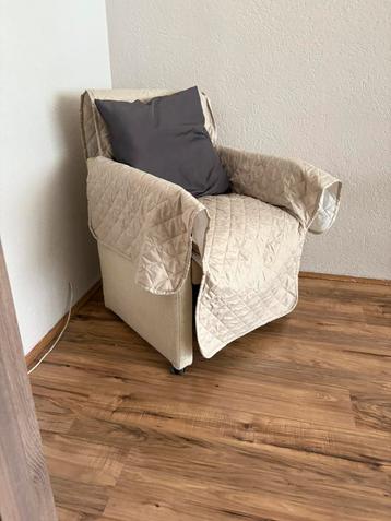 Gratis op te halen – beige fauteuil op wieltjes