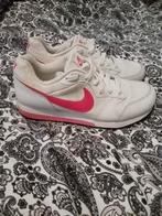 Nike MD Runner 2 - Maat 36 - Wit/Roze, Wit, Nike, Ophalen of Verzenden, Sneakers of Gympen
