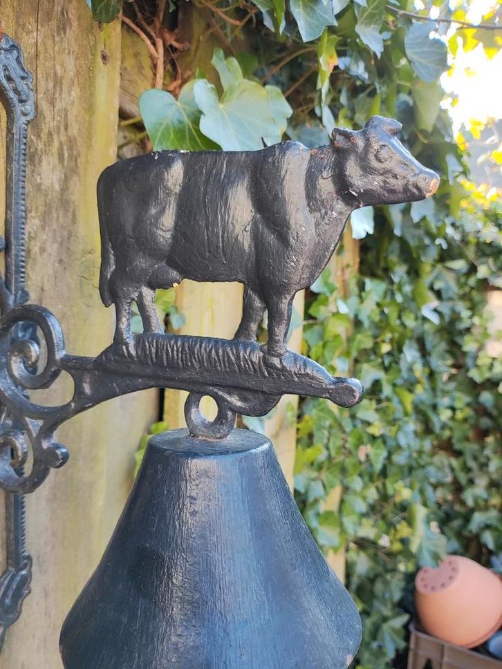 Prachtige grote gietijzeren bel met koe, Tuin en Terras, Tuinwanddecoratie, Gebruikt, Verzenden
