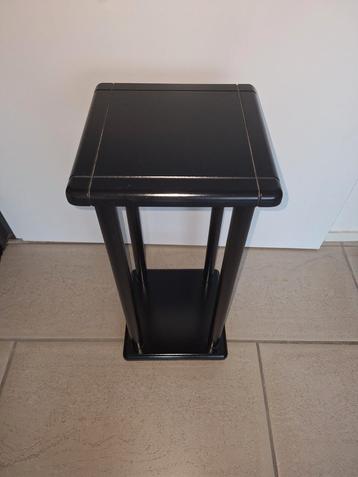 Zwarte bijzettafel - H57 x B25 x D25 beschikbaar voor biedingen
