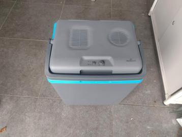 Koelbox 12V/220V - Bovenlader beschikbaar voor biedingen