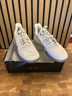 Nike Kobe mamba focus white metallic 42,5, Kleding | Heren, Schoenen, Wit, Nike, Nieuw, Ophalen of Verzenden