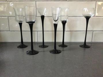 Set likeurglaasjes zwart met transparante kelken (6) beschikbaar voor biedingen