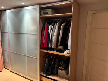 Ikea Pax kledingkast.