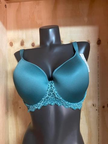 Simone perele t shirt bh 85e model caresse beschikbaar voor biedingen