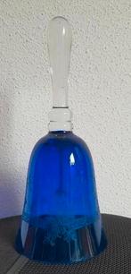 Glazen bel, blauw, gegraveerd, Ophalen