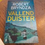 Robert Bryndza - Vallend duister, Boeken, Ophalen of Verzenden, Zo goed als nieuw, Robert Bryndza, Wereld overig