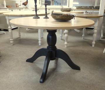 Prachtige landelijke ronde eiken eettafel 120 cm beschikbaar voor biedingen