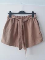 Zgan superleuke cognackleur short H&M mt 38, Ophalen of Verzenden, Zo goed als nieuw, Maat 38/40 (M), Kort