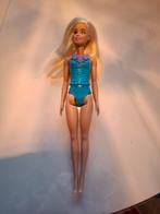 Barbie Pop in Blauw Badpak, Verzamelen, Poppen, Ophalen of Verzenden, Gebruikt, Fashion Doll