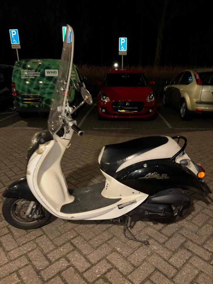 Sym mio snor 2008 start en rijdt prima, Fietsen en Brommers, Scooters | SYM, Gebruikt, Mio, Maximaal 25 km/u, Benzine, Ophalen