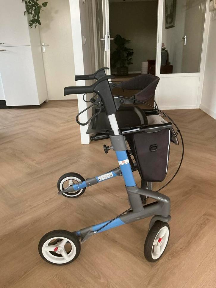 **IN PRIJS VERLAAGD** Topro rollator met rugsteun (3jr oud), Diversen, Rollators, Gebruikt, Lichtgewicht, Opvouwbaar, Ophalen