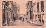 Tiel - Vleeschstraat met fietsers (oudje), Ophalen of Verzenden, 1920 tot 1940, Ongelopen, Gelderland