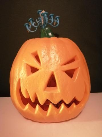 HALLOWEEN pompoen beschikbaar voor biedingen