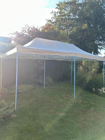 Party tent | te huur beschikbaar voor biedingen