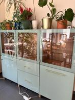 Ikea Besta Vitrine met Wijn en Glasrekken + verlichting, Huis en Inrichting, Kasten | Vitrinekasten, 100 tot 150 cm, 150 tot 200 cm
