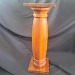Massieve houten sokkel – vermoedelijk walnoot – 70,5 cm hoog, Ophalen of Verzenden, Gebruikt