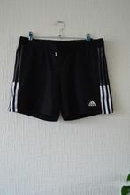 Nieuwe zwarte korte broek Adidas maat M/38, Kleding | Dames, Broeken en Pantalons, Nieuw, Maat 38/40 (M), Kort, Ophalen of Verzenden
