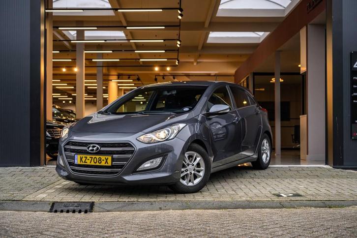 Hyundai I30 1.6 GDi GO! 2016|Camera|Cruise Control|Bluetooth, Auto's, Hyundai, Bedrijf, Te koop, i30, ABS, Achteruitrijcamera