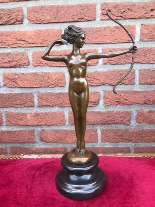 Diana, godin van de jacht, brons en marmer, Antiek en Kunst, Kunst | Beelden en Houtsnijwerken, Ophalen of Verzenden