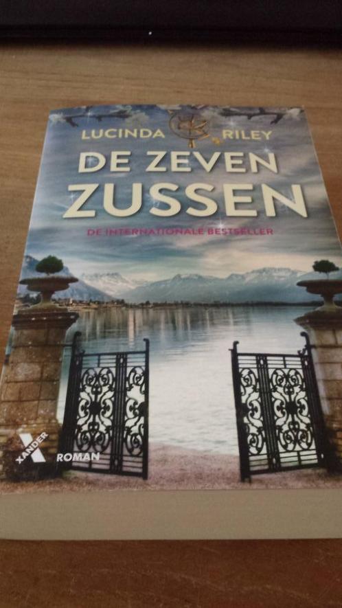 Lucinda Riley - De zeven zussen, Boeken, Romans, Zo goed als nieuw, Wereld overig, Ophalen of Verzenden