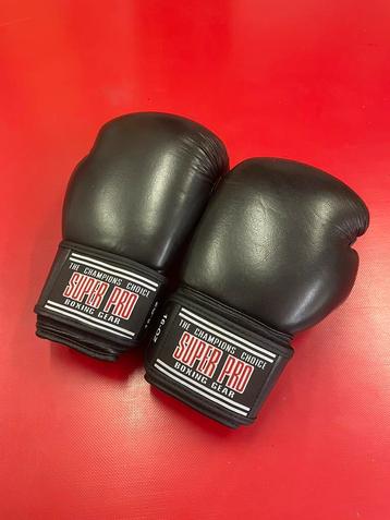 Gloednieuwe 16oz Bokshandschoenen  beschikbaar voor biedingen
