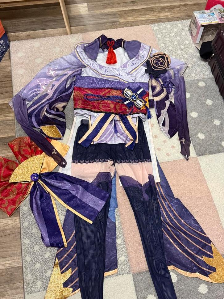 ZSM WEG Raiden Shogun Cosplay Maat S + Pruik, Hobby en Vrije tijd, Kostuums, Theaterbenodigdheden en LARP, Zo goed als nieuw, Pak of Jurk