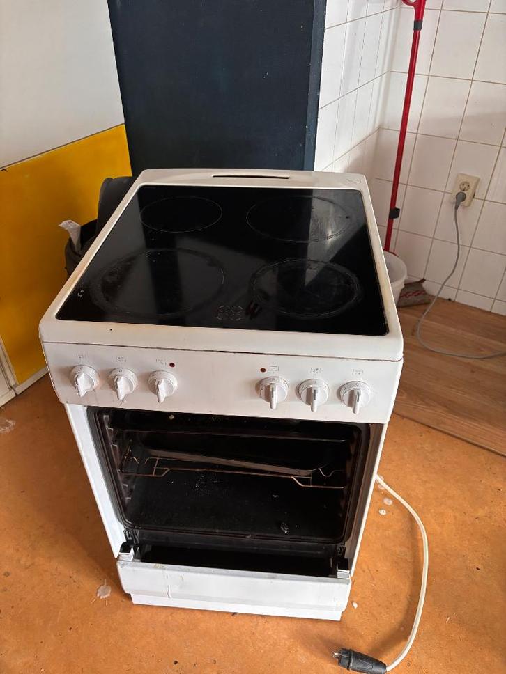 Electric stove (no working oven), Witgoed en Apparatuur, Fornuizen, Gebruikt, Vrijstaand, Keramisch, 4 kookzones, 85 tot 90 cm