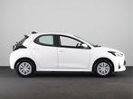 Toyota Yaris 1.5 Hybrid 115 Comfort *NIEUW* | Direct leverba, Auto's, Toyota, 12 maanden, Stof, 116 pk, Wit