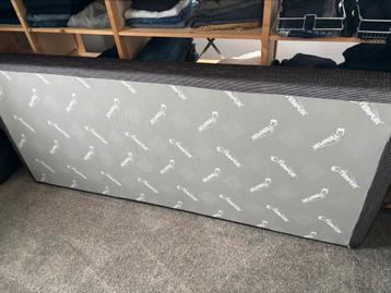 2x Tempur boxspring matras+topper (210x90) beschikbaar voor biedingen