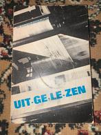 Uit-Ge-Le-Zen Boek, Ophalen of Verzenden, Gelezen