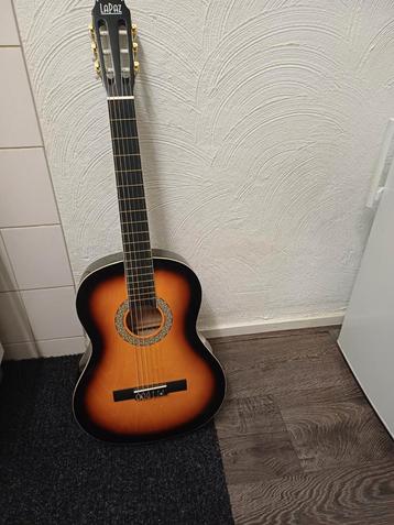 La Paz Klassieke Gitaar inclusief plectrum  beschikbaar voor biedingen