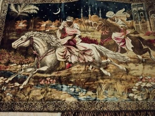Zeldzaam Arabische nachten velours wandtapijt Kidnap Scene, Antiek en Kunst, Antiek | Kleden en Textiel, Ophalen of Verzenden
