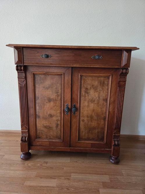 Antieke kast, meidenkast, halkast, commode wortelhout, Kinderen en Baby's, Kinderkamer | Commodes en Kasten, 100 cm of meer, 50 tot 70 cm