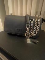 Guess crossbody tas zwart met ketting, Ophalen of Verzenden, Zo goed als nieuw, Zwart, Schoudertasje
