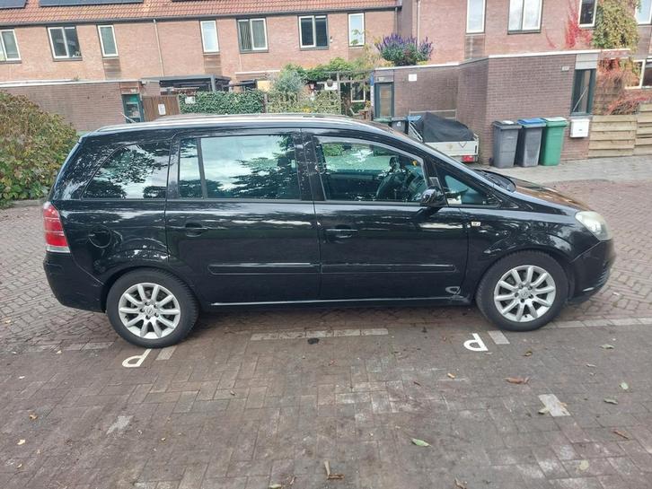 Opel Zafira 1.8 2007 Zwart, Auto's, Opel, Particulier, Zafira, Benzine, D, MPV, Handgeschakeld, Geïmporteerd, Zwart, Voorwielaandrijving