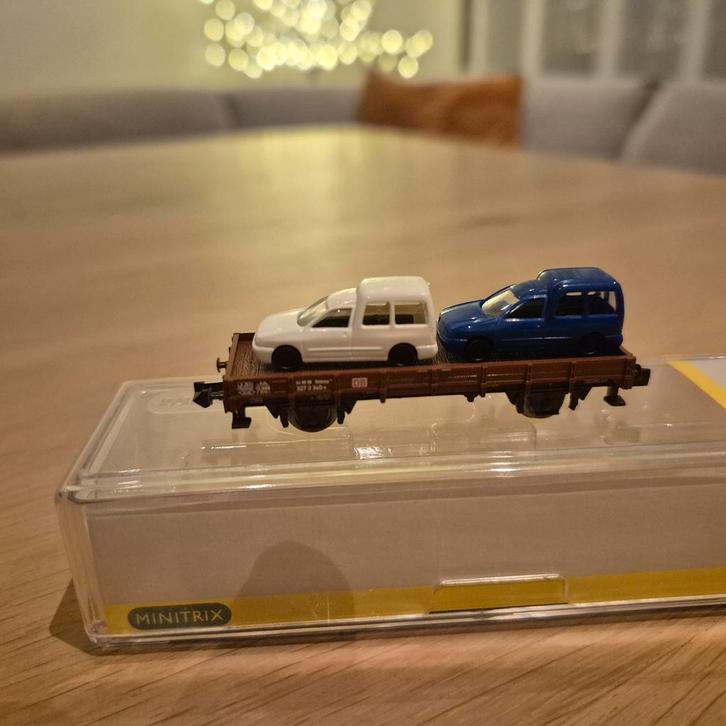 Minitrix 15212 DB platte wagen met 2 VW Caddy's, Hobby en Vrije tijd, Modeltreinen | N-Spoor, Nieuw, Wagon, Gelijkstroom, Trix