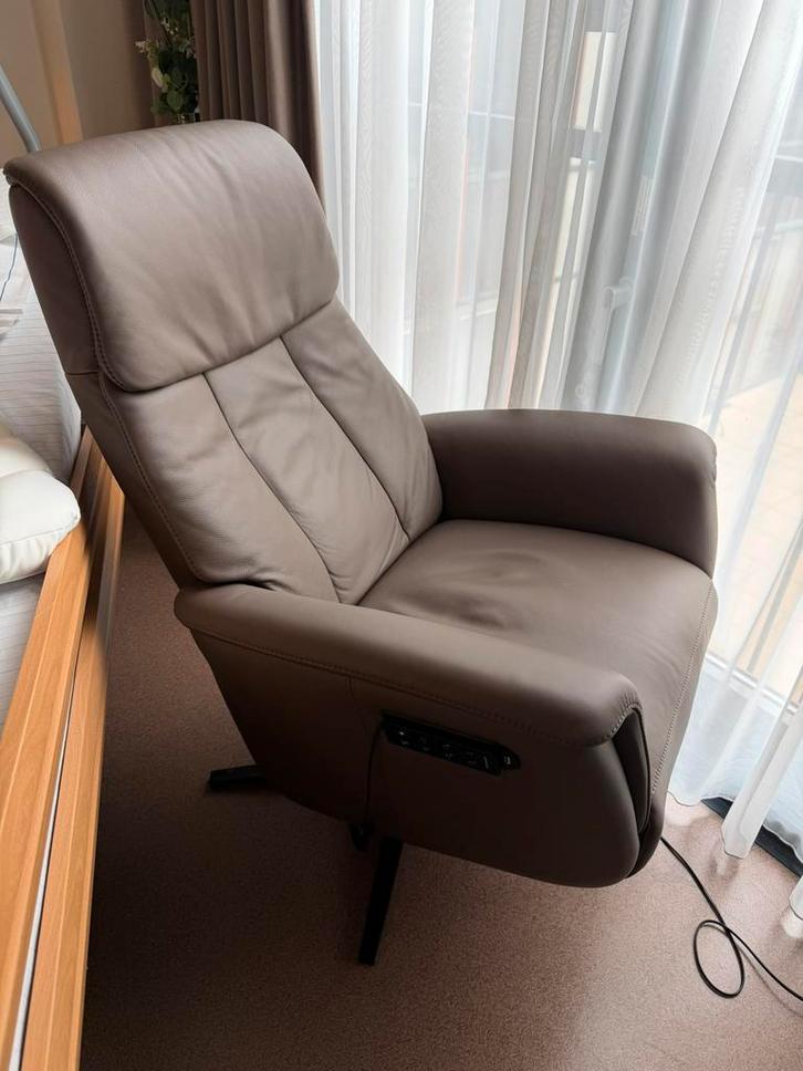 Sta-op stoel / fauteuil S-100 van Prominent, Huis en Inrichting, Fauteuils, Zo goed als nieuw, Leer, 50 tot 75 cm, 75 tot 100 cm