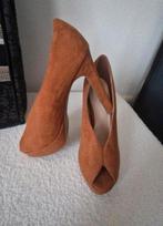 Bruine peeptoe hakken, maat 36. Nieuw, Bruin, Nieuw, Ophalen of Verzenden, Graceland