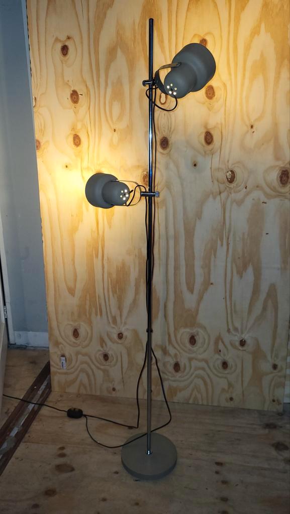 Leuke vintage staande design vloerlamp jaren zestig zeventig, Huis en Inrichting, Lampen | Vloerlampen, Gebruikt, 150 tot 200 cm