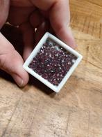 Doosje met aniek geslepen granaat, Ophalen of Verzenden, Zo goed als nieuw