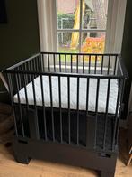 Mooie zwarte box met lade inclusief matras, Kinderen en Baby's, Boxen, Ophalen, Gebruikt, Rechthoekig, Lade