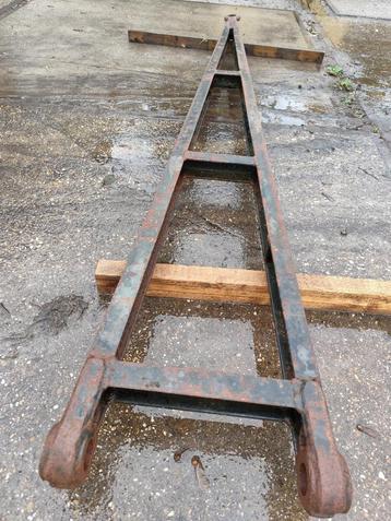 zware triangel voor aanhanger landbouw, trekstang 13ton beschikbaar voor biedingen