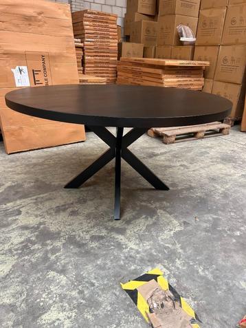 Ronde eettafel zwart mango 160cm incl. spinpoot beschikbaar voor biedingen