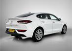 Hyundai i30 Fastback 1.0 T-GDI Premium / Navigatie / Camera, Auto's, 12 maanden, Stof, Gebruikt, Euro 6